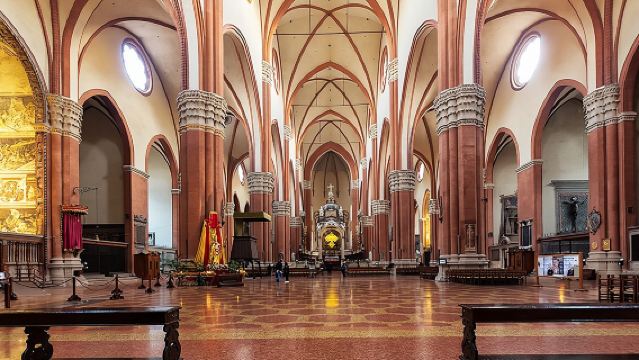 Bologna Walking Tour with Audio and Written Guide