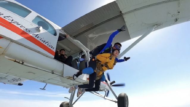 大理白族自治州大理高空跳傘基地Trip Moments【5000公尺跳傘+USPA職業教練+多種攝像方式任選】