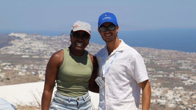 Santorini: Excursión de un día a los principales lugares de interés, cata de vinos y puesta de sol en Oia