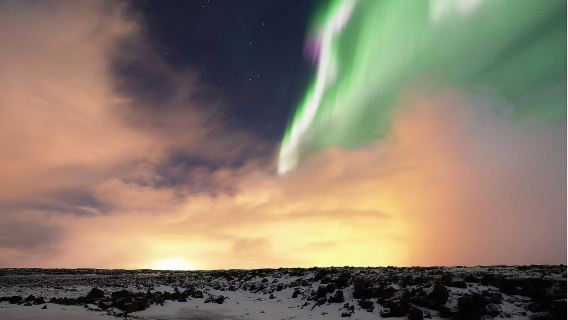 アイスランド・レイキャビック オーロラハンティングナイトツアー【プロのオーロラガイド/オーロラ未遭遇時は無料で再チャレンジ可能/少人数グループオプションあり】