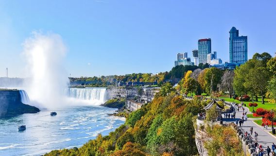 Tour di un giorno alle Cascate del Niagara con crociera in barca, sosta in una cantina e pranzo
