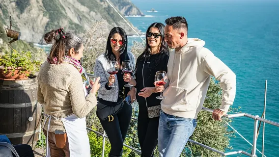 Riomaggiore: Warsztaty przygotowania makaronu i tiramisu w lokalnym domu prowadzone przez Cesarine