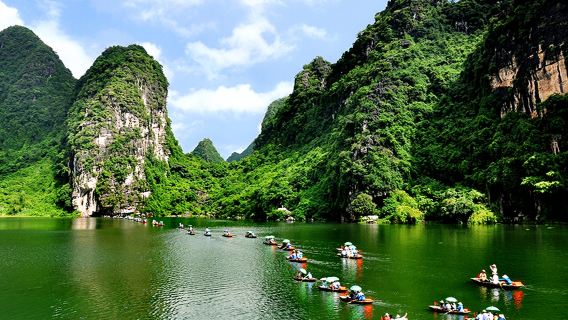 Tour trong ngày khám phá Ninh Bình từ Hà Nội bằng thuyền và xe đạp