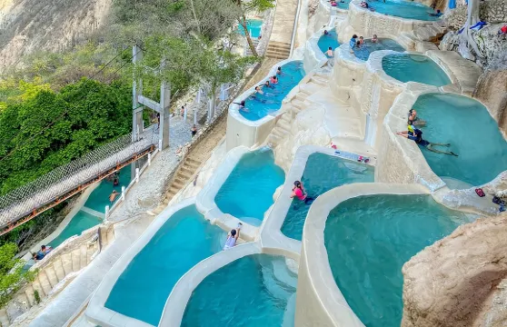 托蘭通戈洞穴溫泉瀑布小團遊