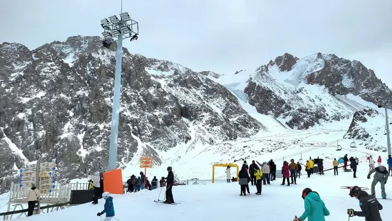 Chuyến du lịch cổ tích mùa đông tại Almaty, Kazakhstan (khu trượt tuyết/núi Kok Tobe/nhà thờ lớn)