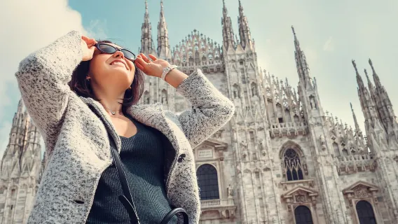 Milano: tour privato a piedi con guida e aperitivo