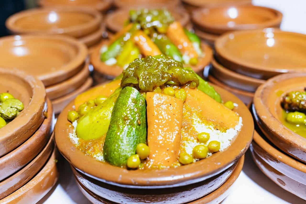 Marrakesch: Agafay-Wüstenretreat, Zelt, Abendessen, Show & Pool