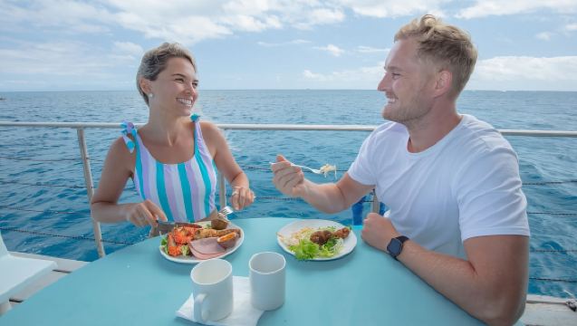 Cairns: Full-Day Great Barrier Reef Day Trip