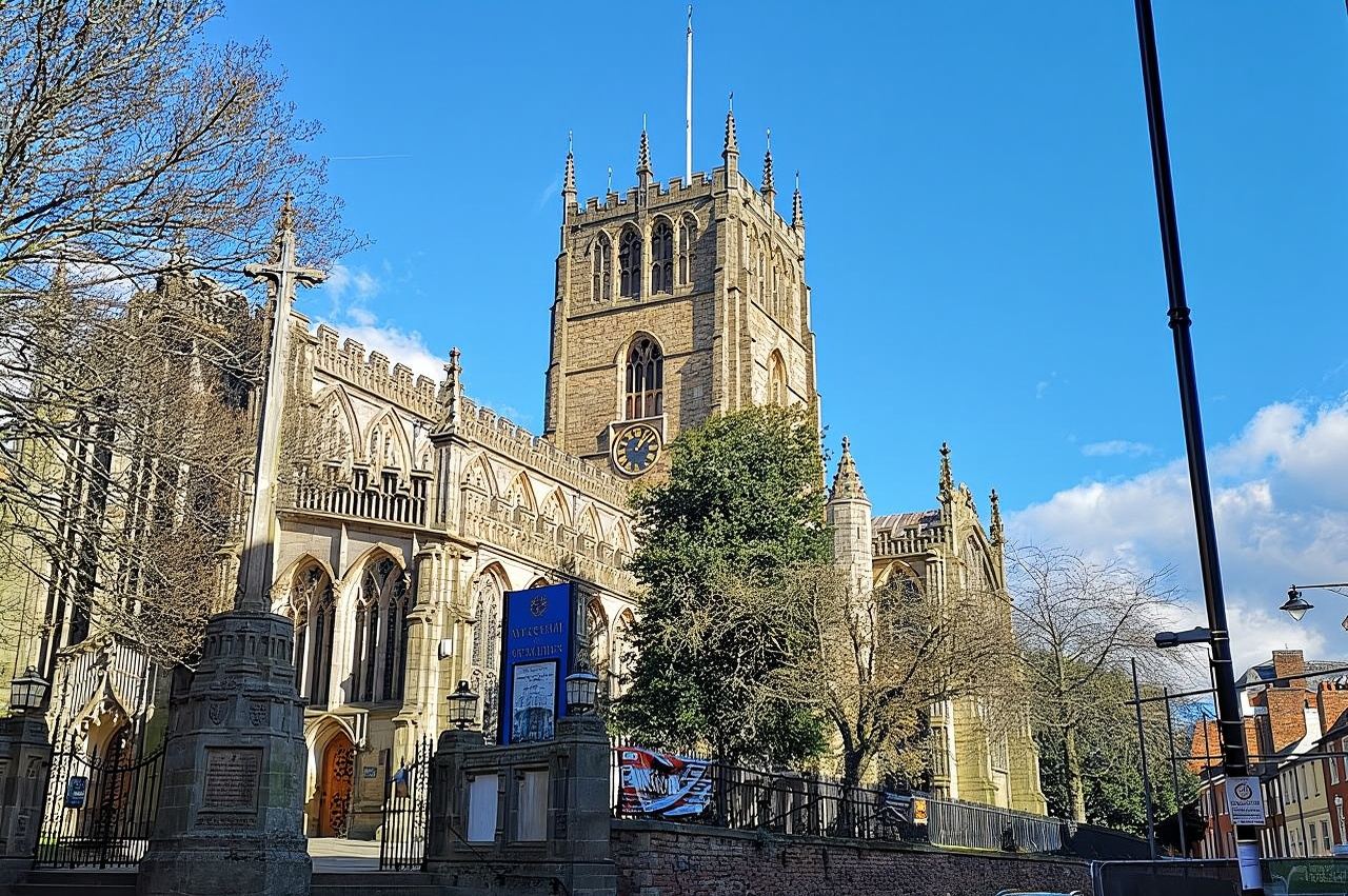 นอตติงแฮมของโรบินฮู้ด: เกมอินเทอร์แอคทีฟและทัวร์เดินชมเมือง