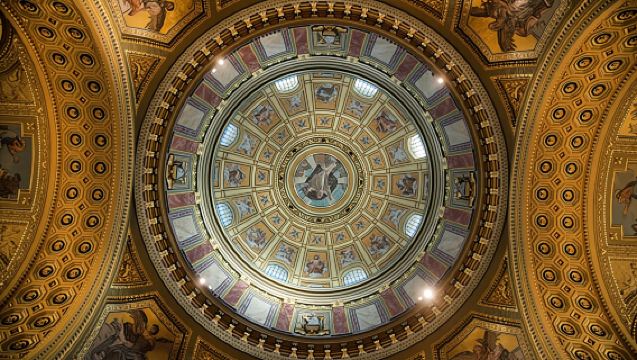 St Stephen's Basilica tour with tower access in Budapest