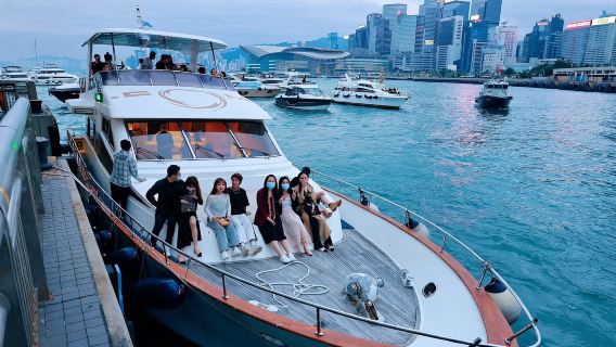 홍콩 요트 대여: 80피트 서양식 요트 전세(30~54인승)로 여러 번 여행 가능, KTV, 화이트 와인, 샴페인 제공. 비즈니스 리셉션 및 생일 파티도 가능합니다.