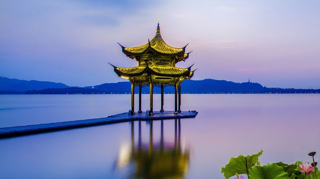 下午半日：杭州雷峯塔+西湖遊船+三潭印月+導遊講解+18人團