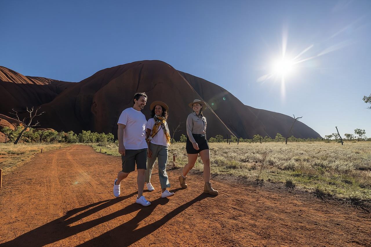 Uluru: Guided Trek of Uluru's Base in a Small Group