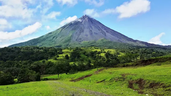 산호세: 아레날 화산, 온천, 식사가 포함된 지플라이닝