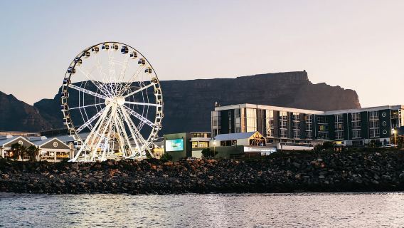 Cape Town: Pelayaran Katamaran Saat Matahari Terbenam di Teluk Table dengan Gelembung
