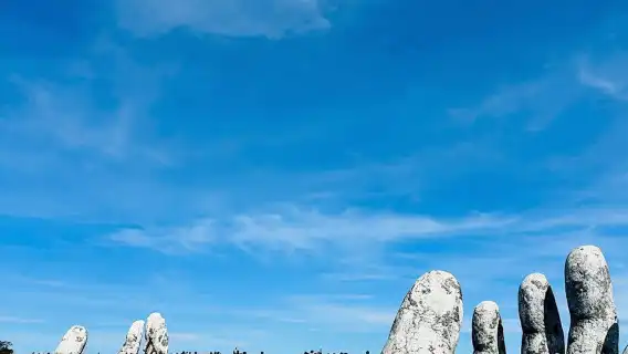 順化：私人接送至會安，中途停靠海雲關