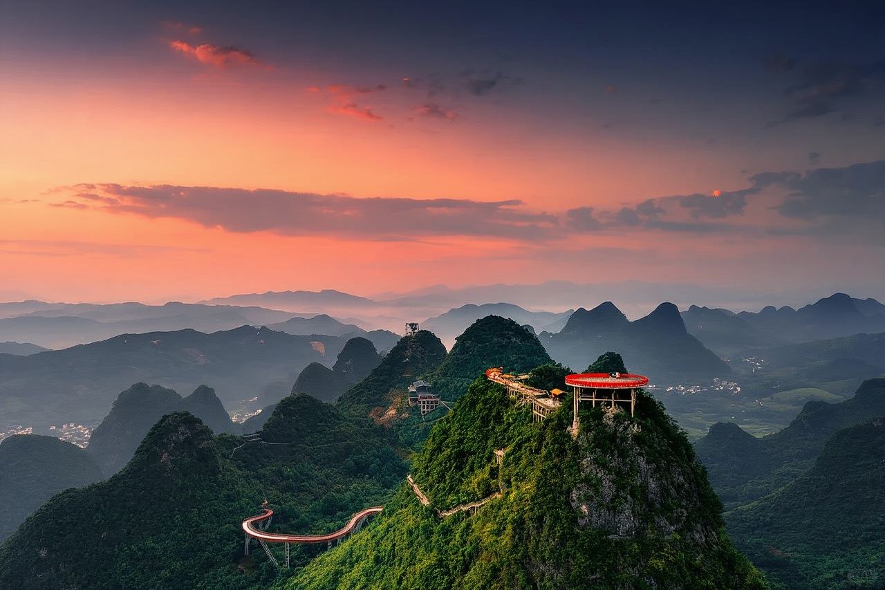 Tour giornaliero a Yangshuo: Bici nella Galleria Shili e Area Panoramica della Funivia Ruyi Peak con Guida
