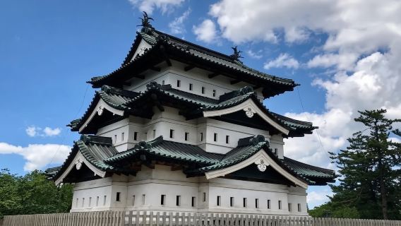 日本青森-弘前公園+津輕藩睡魔村+紅磚倉庫美術館一日遊