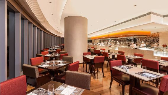 cena buffet del restaurante occidental Crown Plaza Blue Bay en Macao