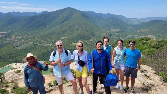 Hierve el Agua 2.5 horas, Mitla, Tule, Tapetes e Mezcal por um dia