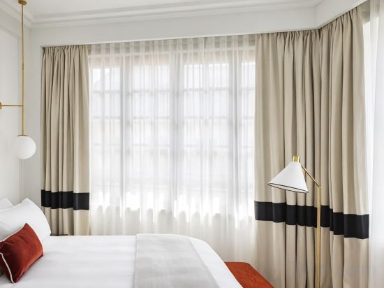 Kimpton St Honore Paris, an IHG Hotel Room Type - King Suite