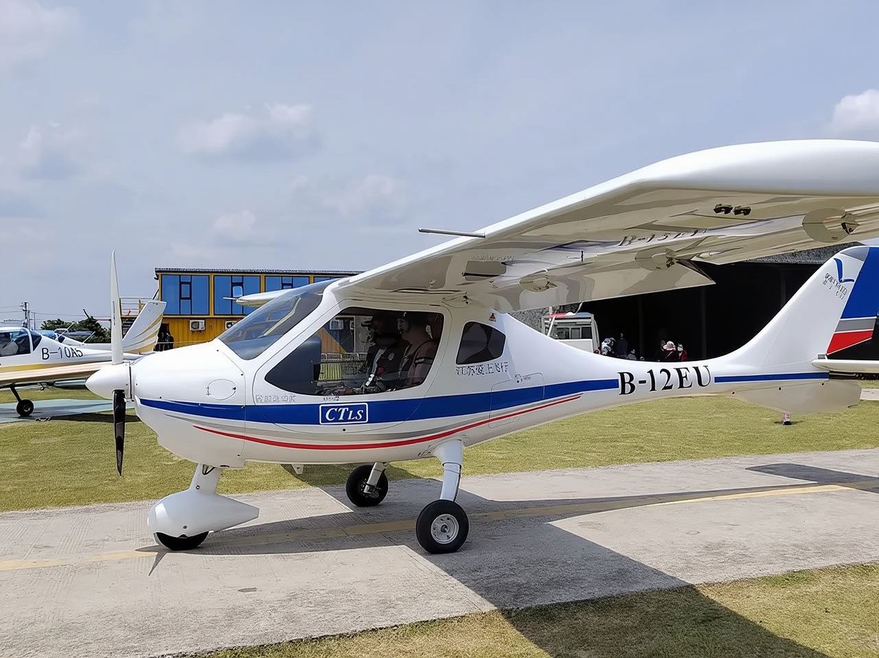 【蘇州澄湖固定翼飛機】江蘇蘇州澄湖航空飛行營地/機長一帶一/試駕組合送攝影