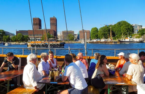 奧斯陸峽灣帆船晚餐巡遊