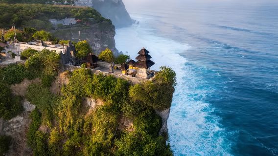 Bali Güney Bölgesi 1 Günlük Turu: Uluwatu Tapınağı + Uçurum Yolu + Garuda Wisnu Kencana Kültür Parkı + Jimbaran Plajı
