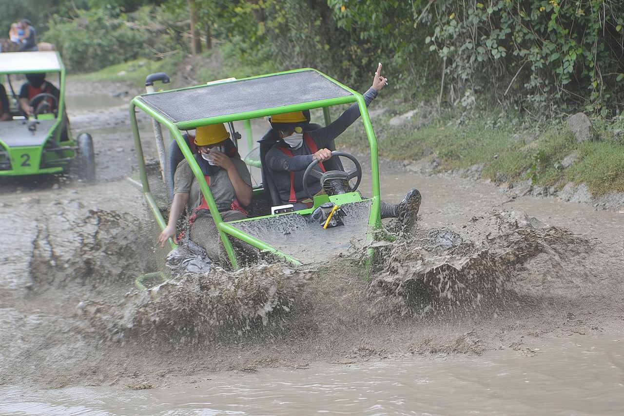 Escursione in buggy nella città di Puerto Plata
