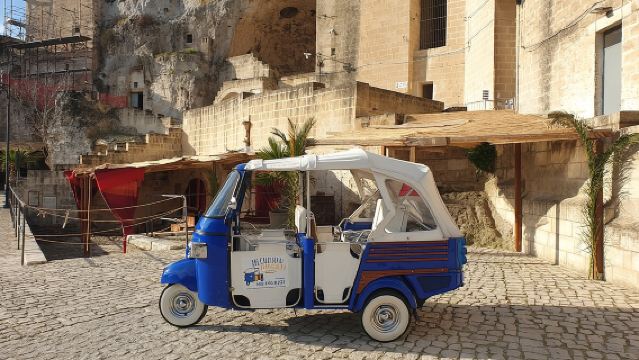 マテーラのサッシ「スタンダード」エイプ・カレッシノツアー