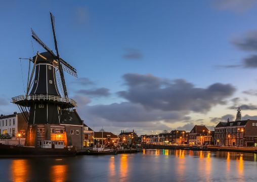 Haarlem: Cruise Menyenangkan di Terusan Melalui Bandar Lama Haarlem