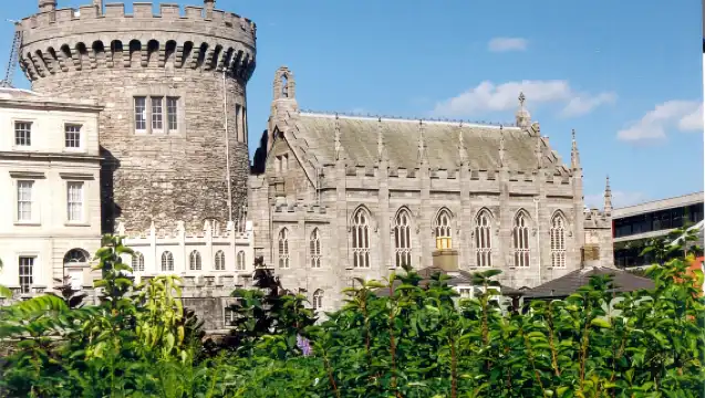 Dublin: Sightseeing Walking Tour in German