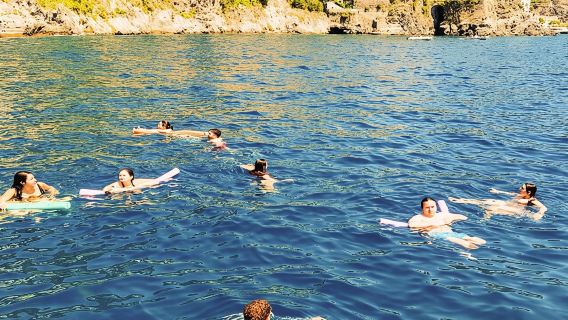 Da Amalfi: tour in barca della Costiera e del Fiordo di Furore con sosta per il bagno