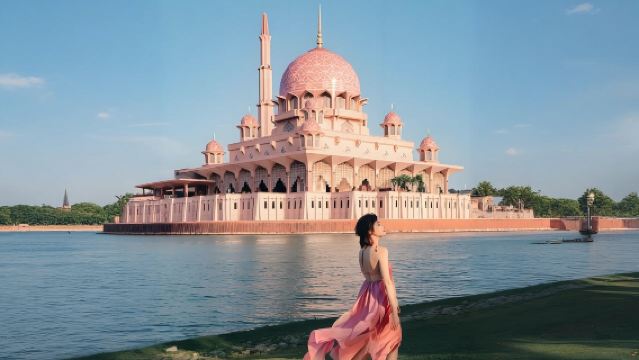 Pakej Sehari Kuala Lumpur Putrajaya Masjid Putra + Melaka [Kumpulan Kecil Eksklusif, Operasi Tempatan]