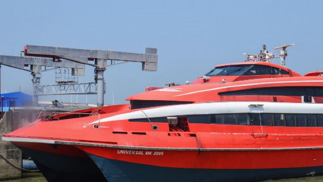 Billete de barco de lancha (solo ida o ida y vuelta) desde el Puerto de Hong Kong-Macao en Sheung Wan hasta el Puerto de Pasajeros del Puerto Exterior de Macao - Asiento estándar | Asiento de lujo | Asiento de lujo