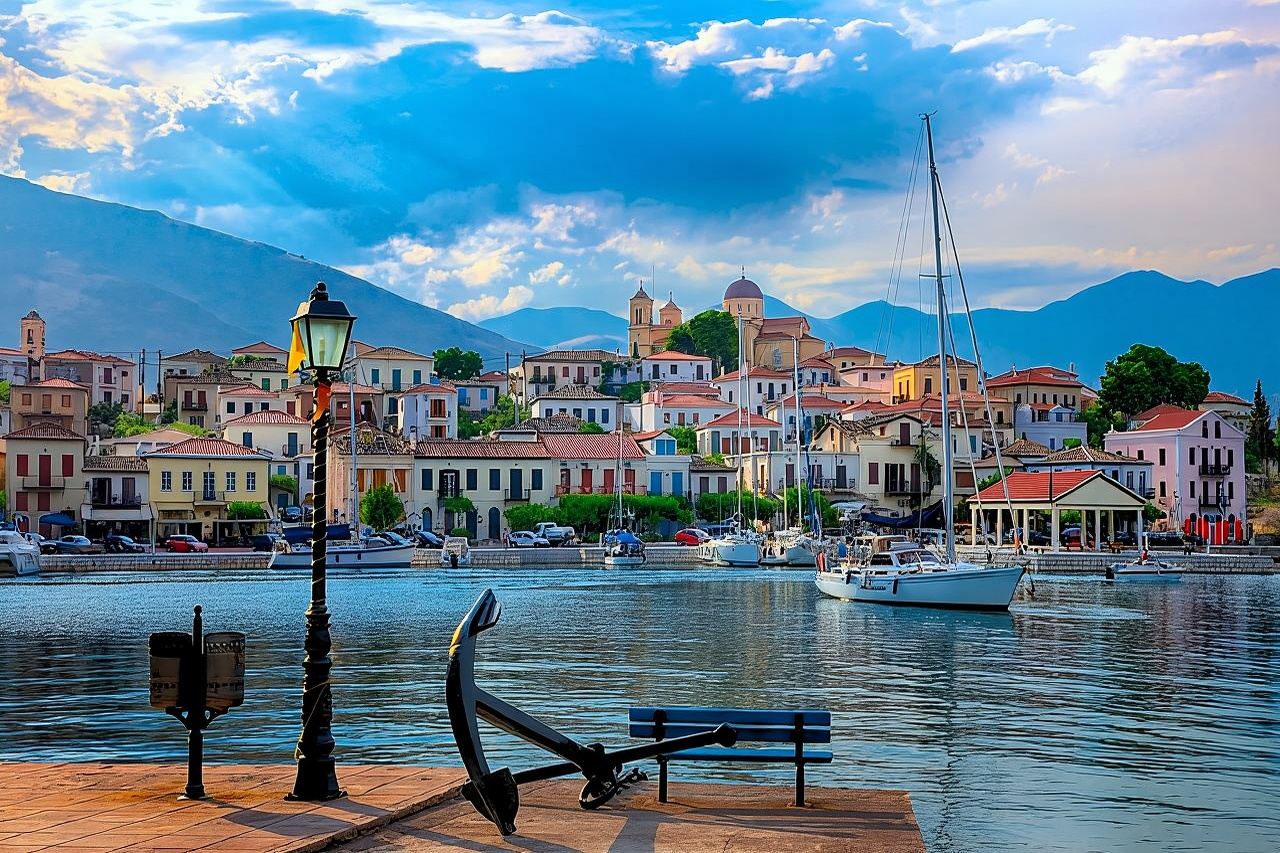 Delphi, Itea, Galaxidi full day private tour from Athens