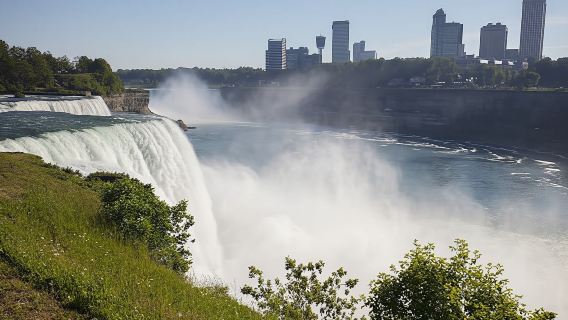 Chuyến tham quan Thác Niagara và mua sắm tại cửa hàng outlet kéo dài hai ngày từ NYC