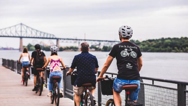 Bike / E-bike Tour : Downtown, Old Montreal, Waterfront by Fitz