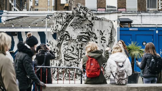 ロンドン:イーストエンドのストリートアートツアーとスプレーペイントワークショップ