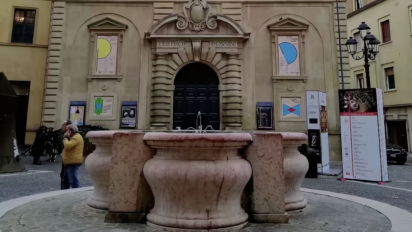 佩薩羅包車專線：海岸懸崖+羅西尼故居劇院+自由廣場