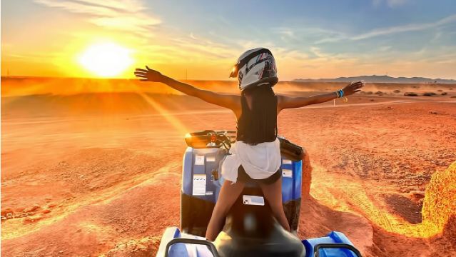 Half-day tour of the Marrakech desert in Morocco: motorbike and dromedary camel cycling(four-wheeled motorbike)