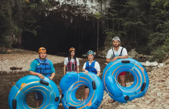 從聖伊格納西奧出發的伯利茲洞穴漂流探險