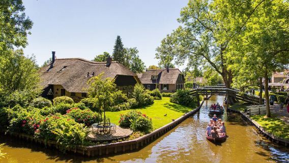 Giethoorn and Afsluitdijk one-day tour from Amsterdam, Netherlands