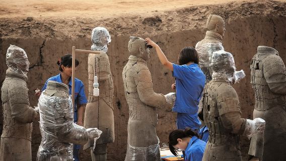 Chiến binh đất nung, Tường thành và Phố ẩm thực Hồi giáo