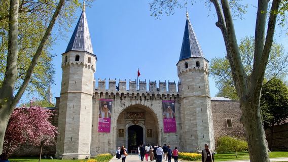 Topkapı Palace with Harem & Blue Mosque Guided Tour