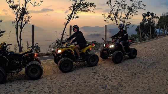 Tour en cuatrimoto al atardecer en Antigua