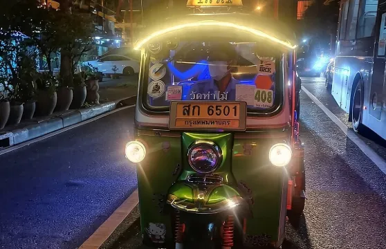 瑯勃拉邦嘟嘟車夜市美食之旅