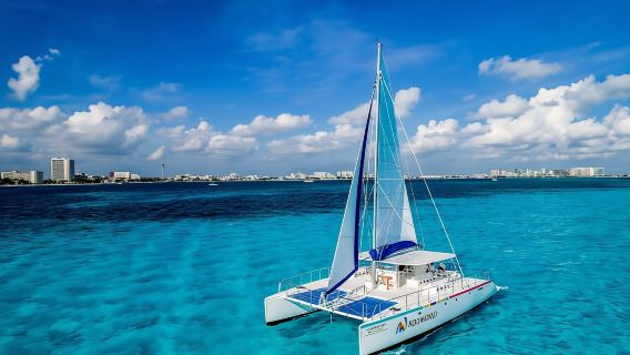 Isla Mujeres catamaran from Cancun basic tour