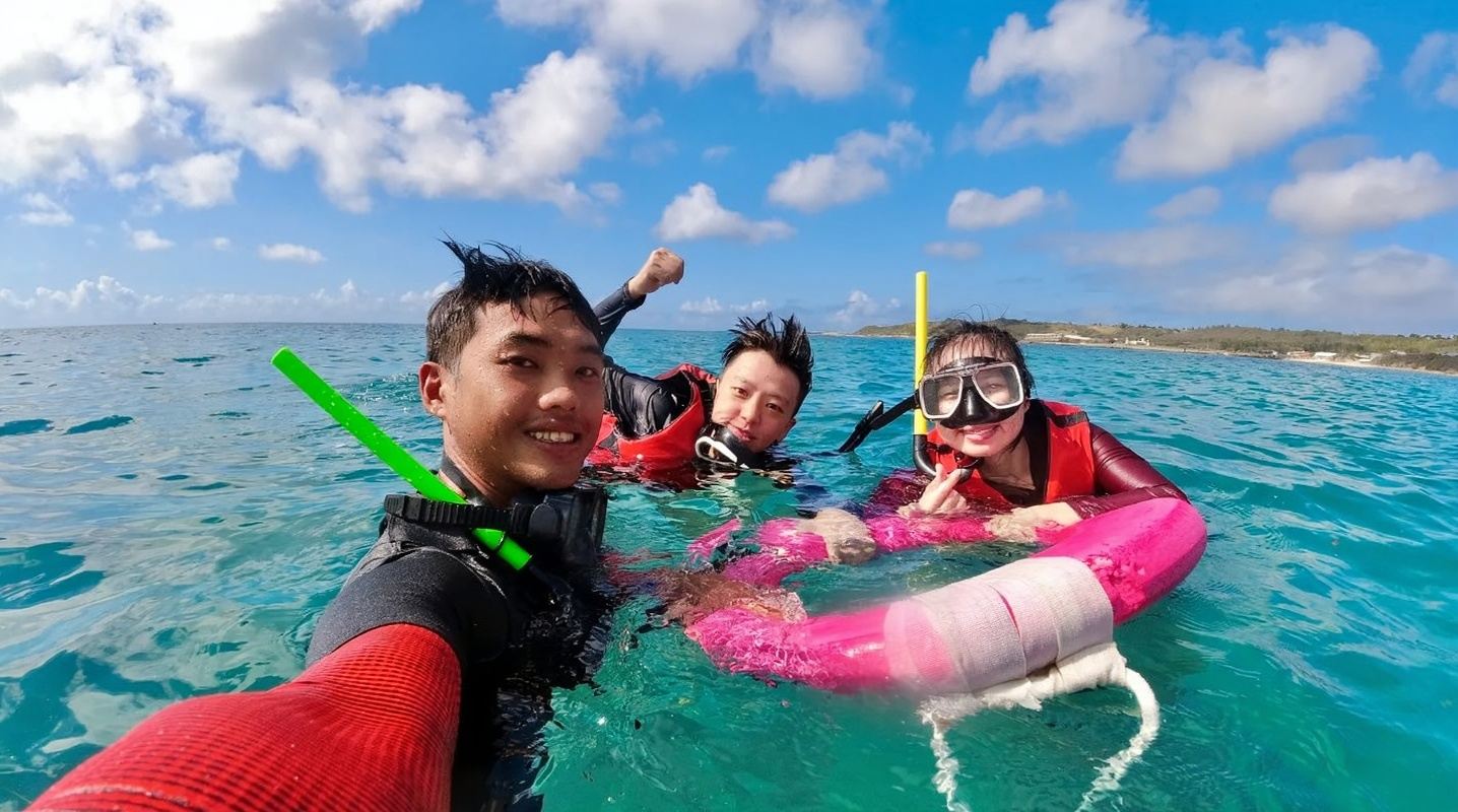 1-hour diving and snorkeling experience in Houbihu, Pingtung | 5 min from the sea
