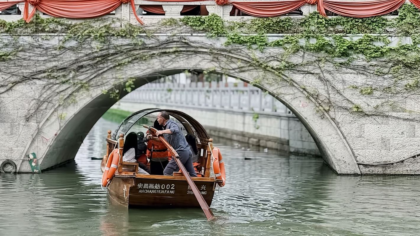 Perjalanan Satu Hari Tur Privat di Desa Air Xitang (Jembatan Songzilaifeng - Lokasi Syuting Mission: Impossible 3)